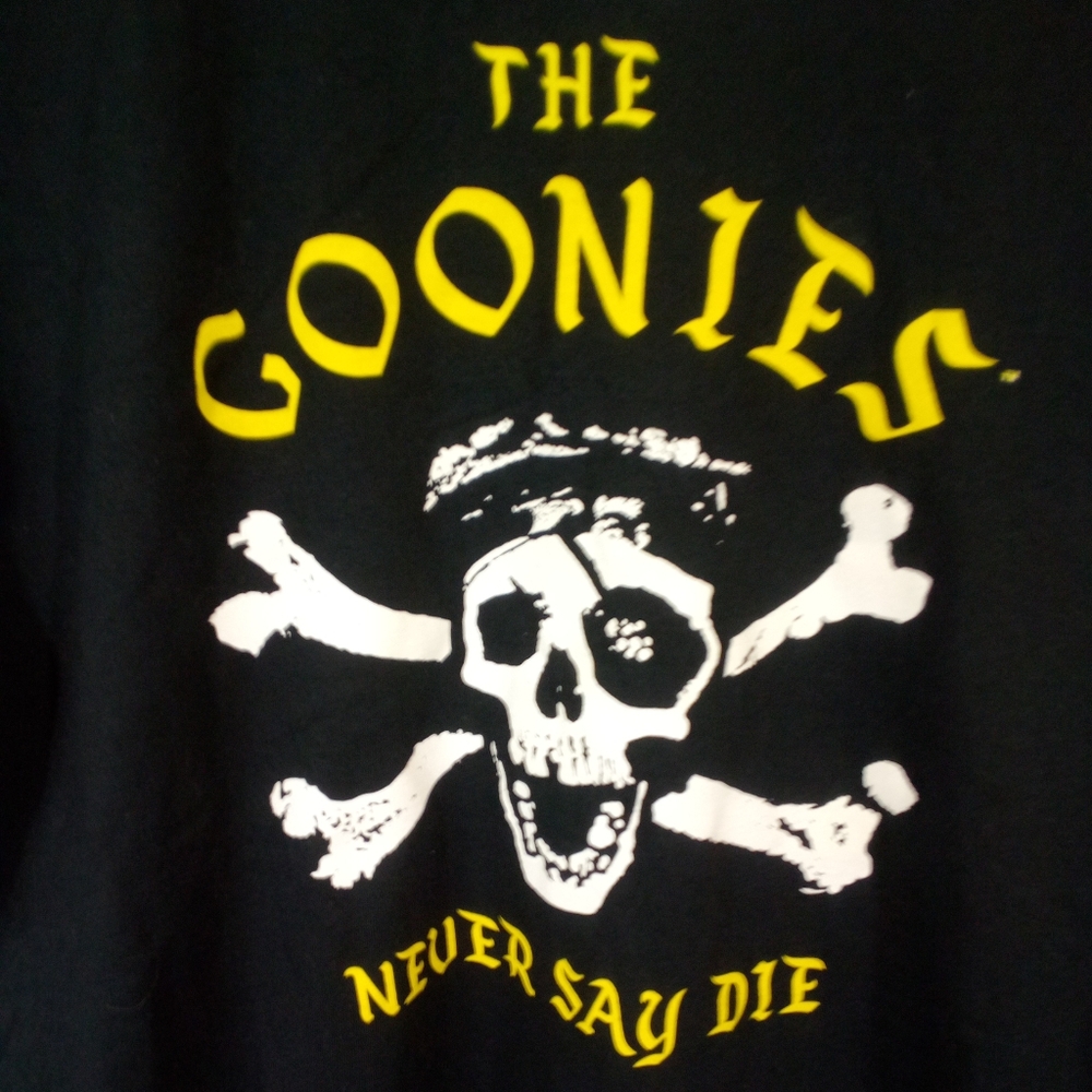 NWT Black S/S Goonies Pullover Crew Neck Shirt Tee L - Picture 2 of 3